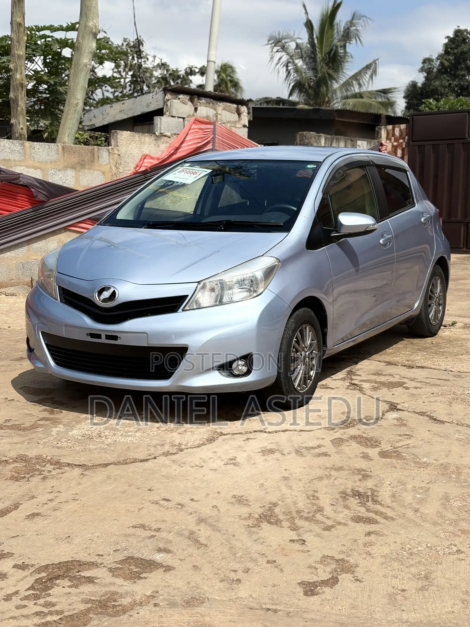 Toyota Vitz 1.3 AWD 3dr 2013 Blue