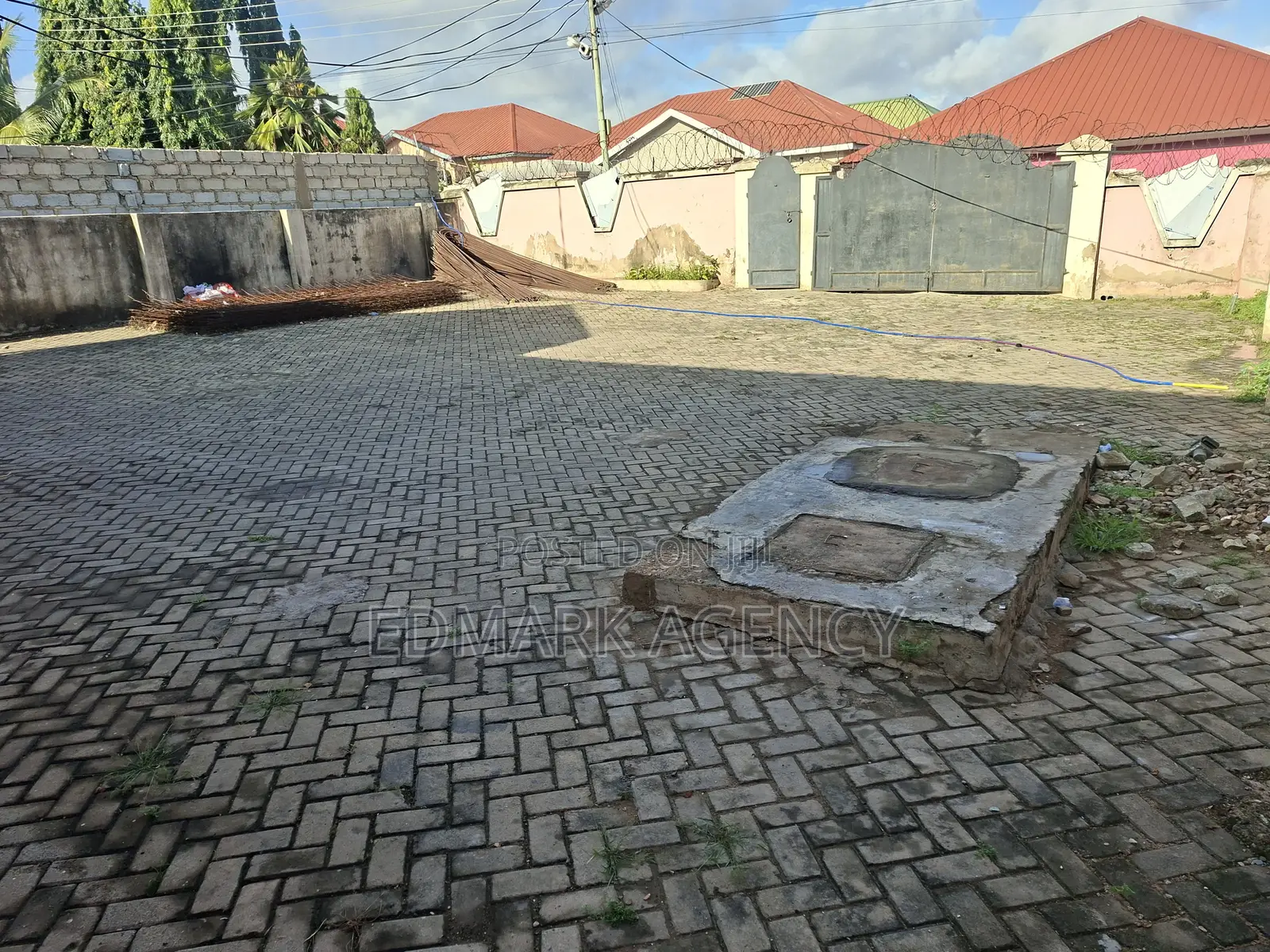 3bdrm House in Kwabenya for sale