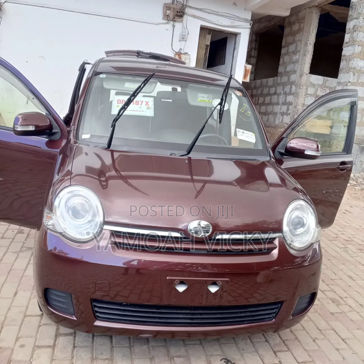 Toyota Sienta 2014 Brown