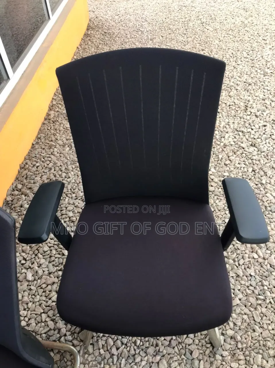 Executive Visitors Chair in Black