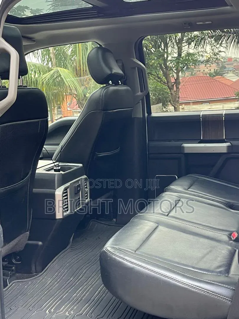 Ford F-150 Lariat 4x4 SuperCrew Cab Styleside 5.5 ft. box 145 in. WB