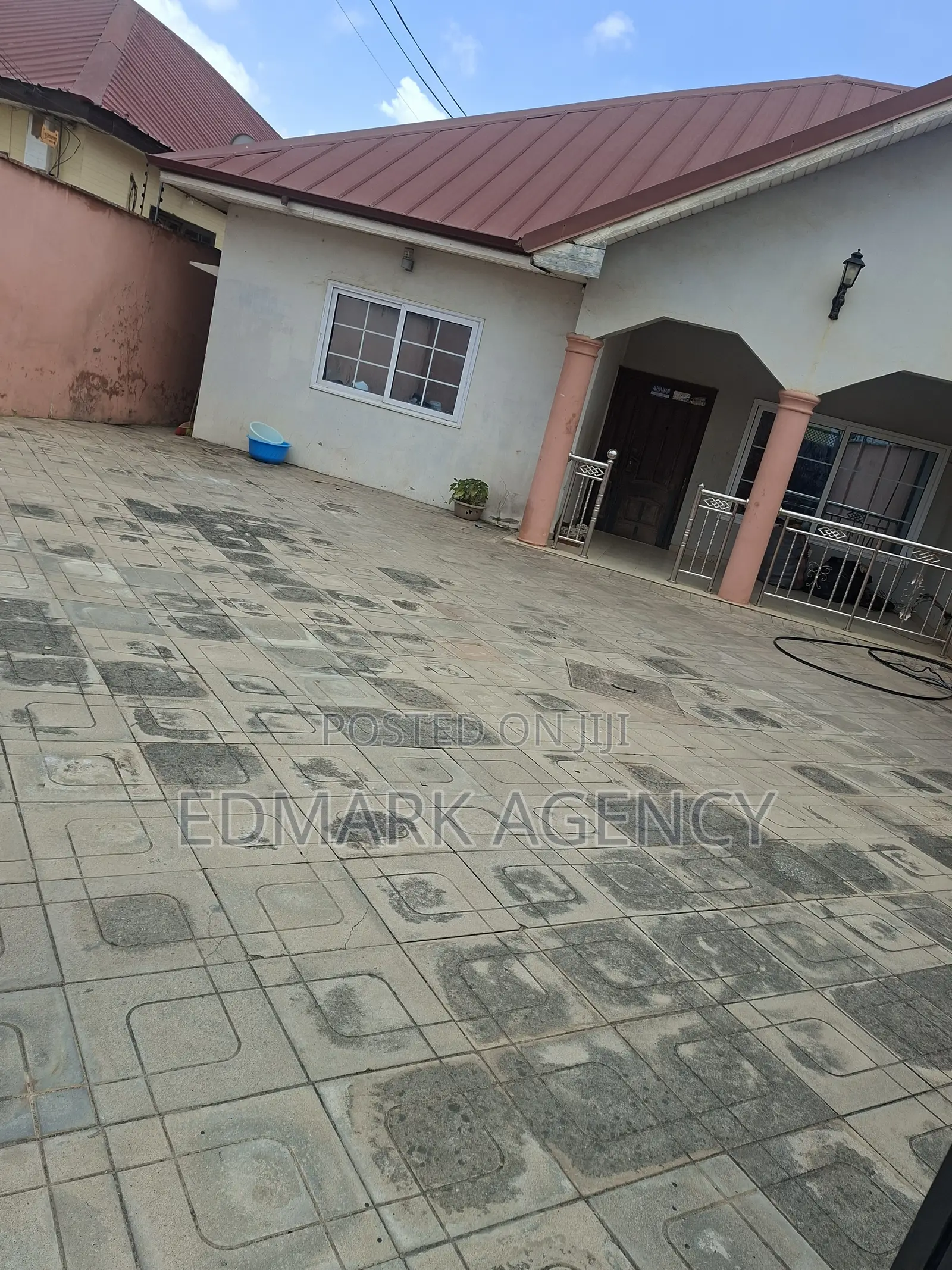 3bdrm House in Kwabenya for rent