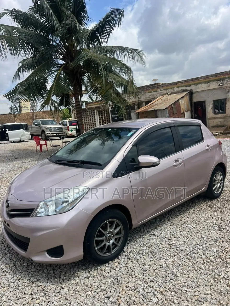 Toyota Vitz 2012