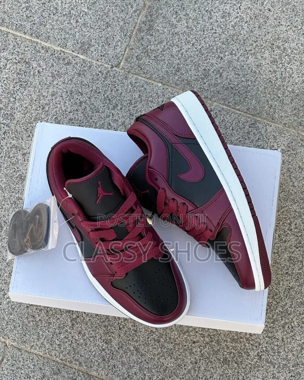 Jordan1 Dunk Low Wine and Black