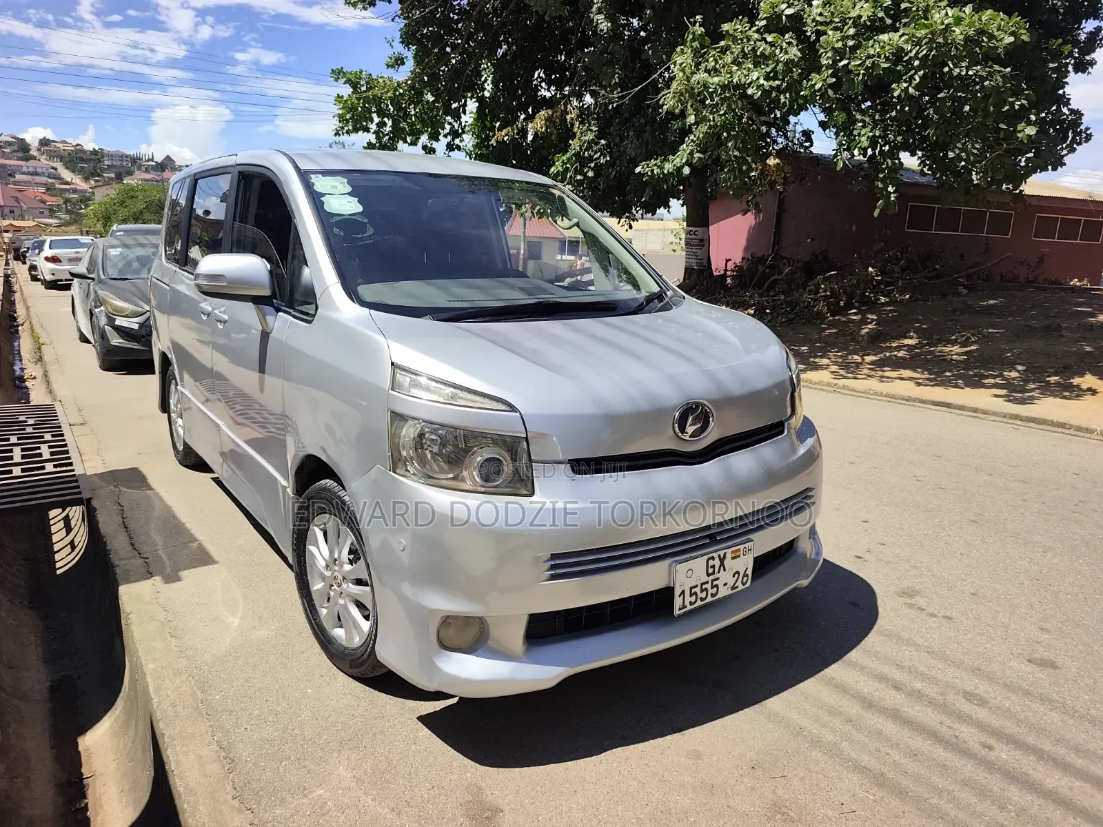 Toyota Voxy 2013 Silver