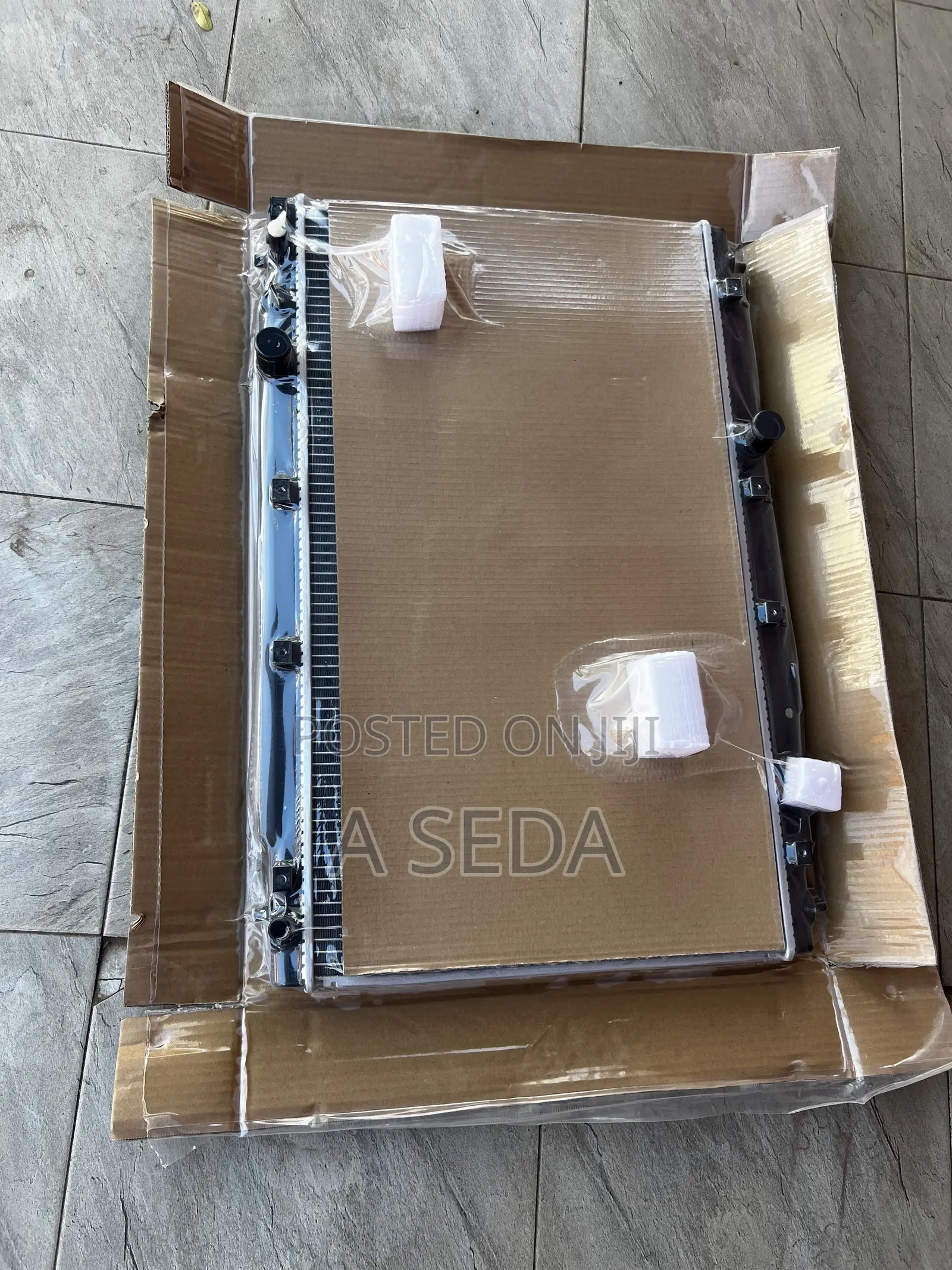 Honda CRV Radiator Water Tank 2017 2018 2019 2020 2021 2022.