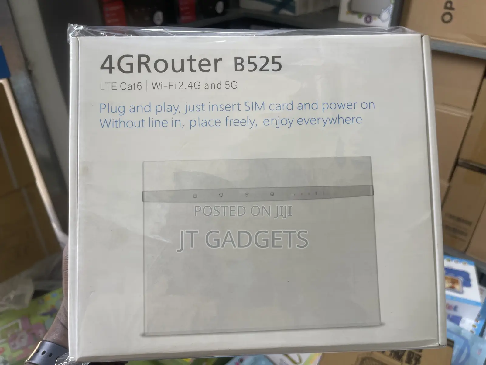 B525 4G LTE Cat6 Dual-Band Router