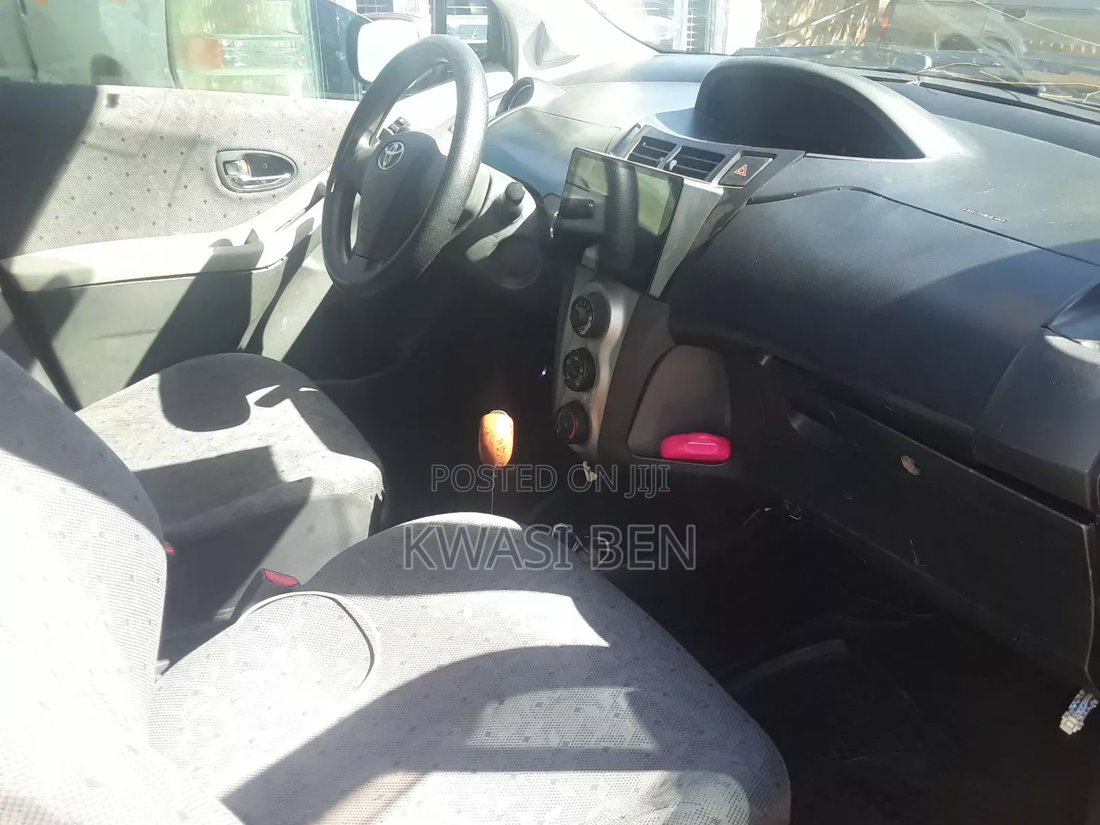 Toyota Vitz 2010 Black