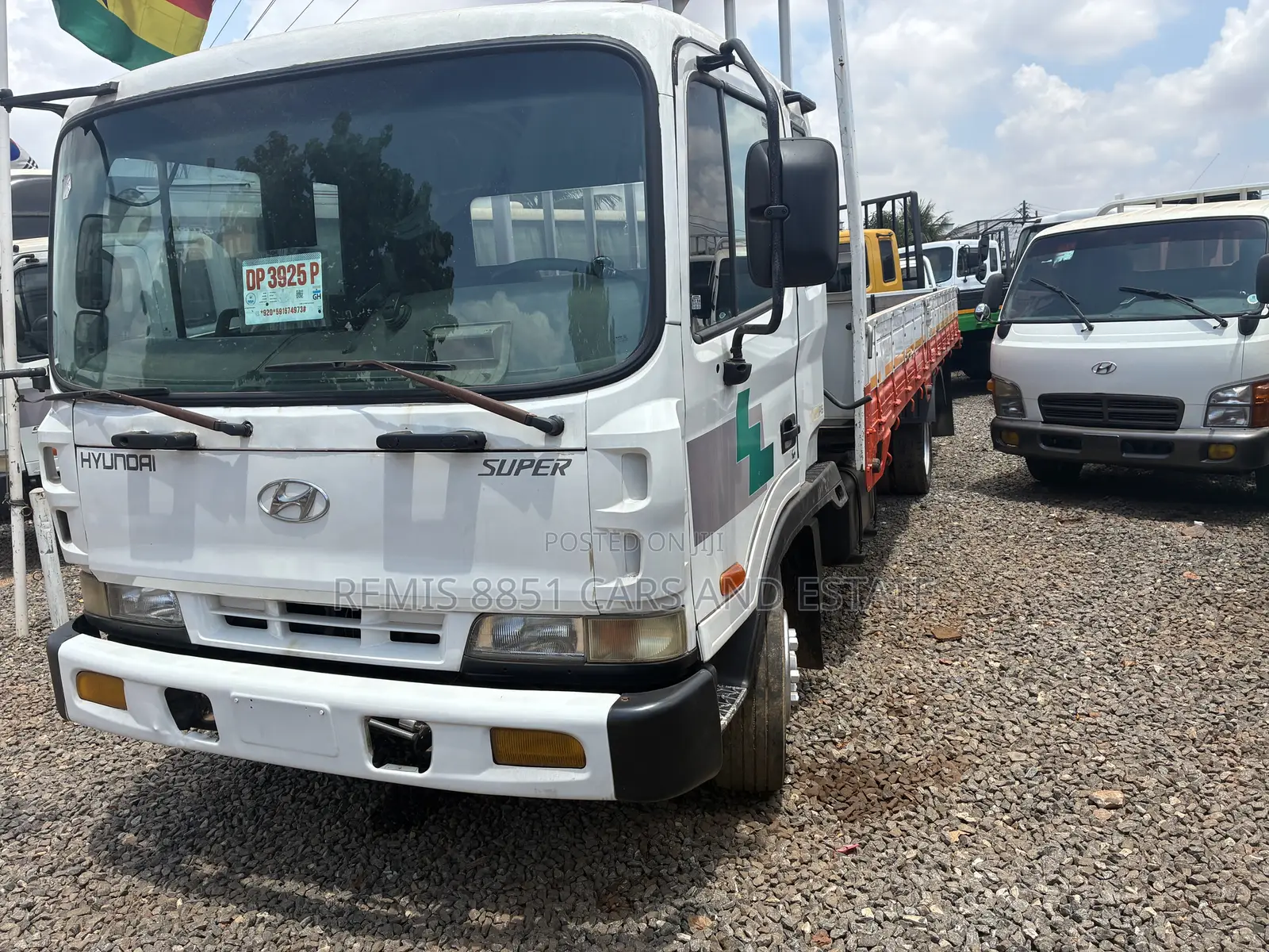 Hyundai Universe 2004 White