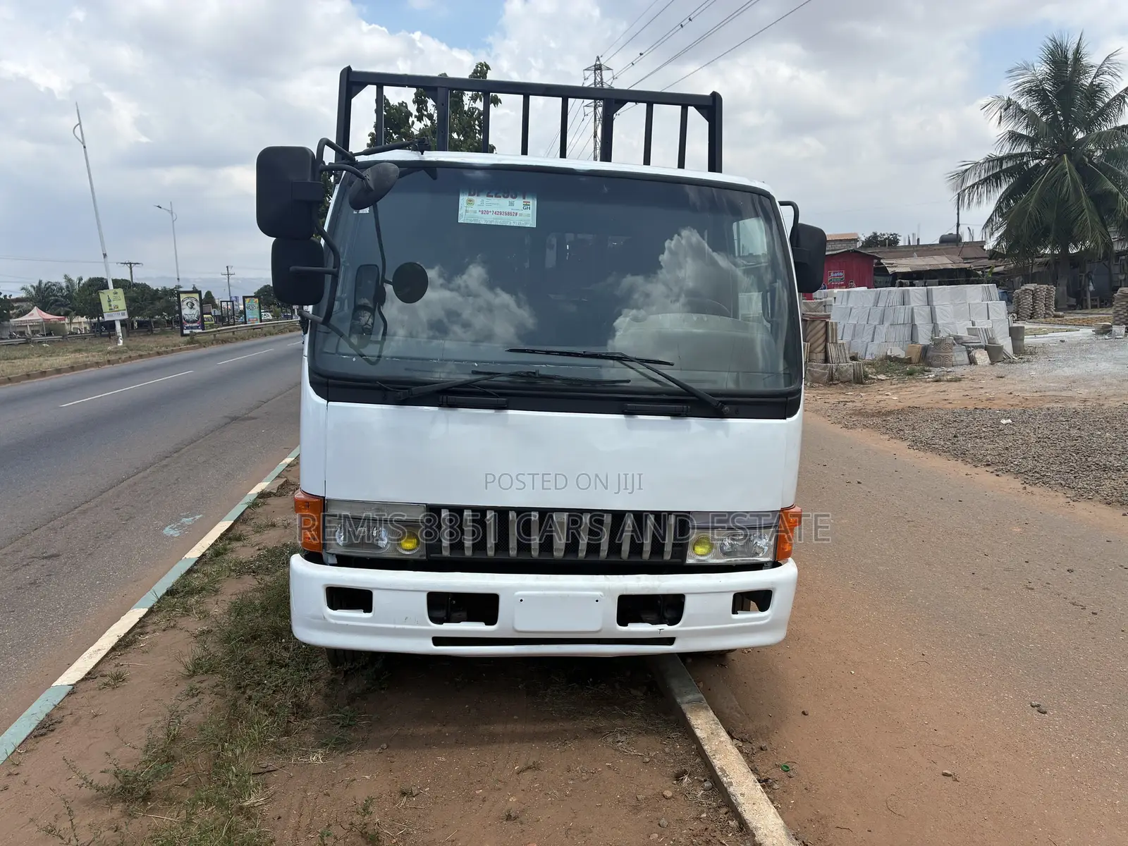 Hino Dutro 2011 White