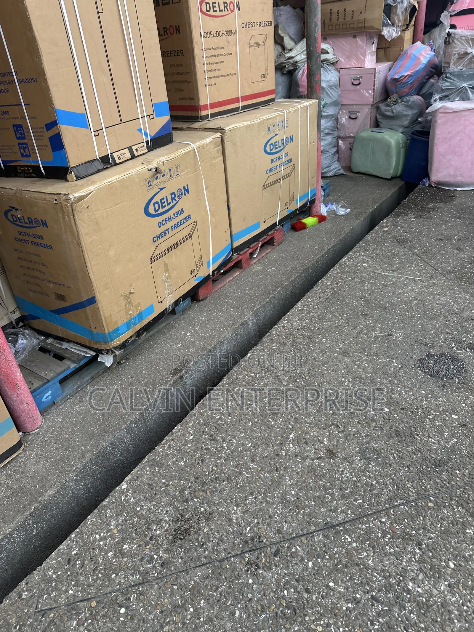 Delron Chest Freezer DCF-350liters