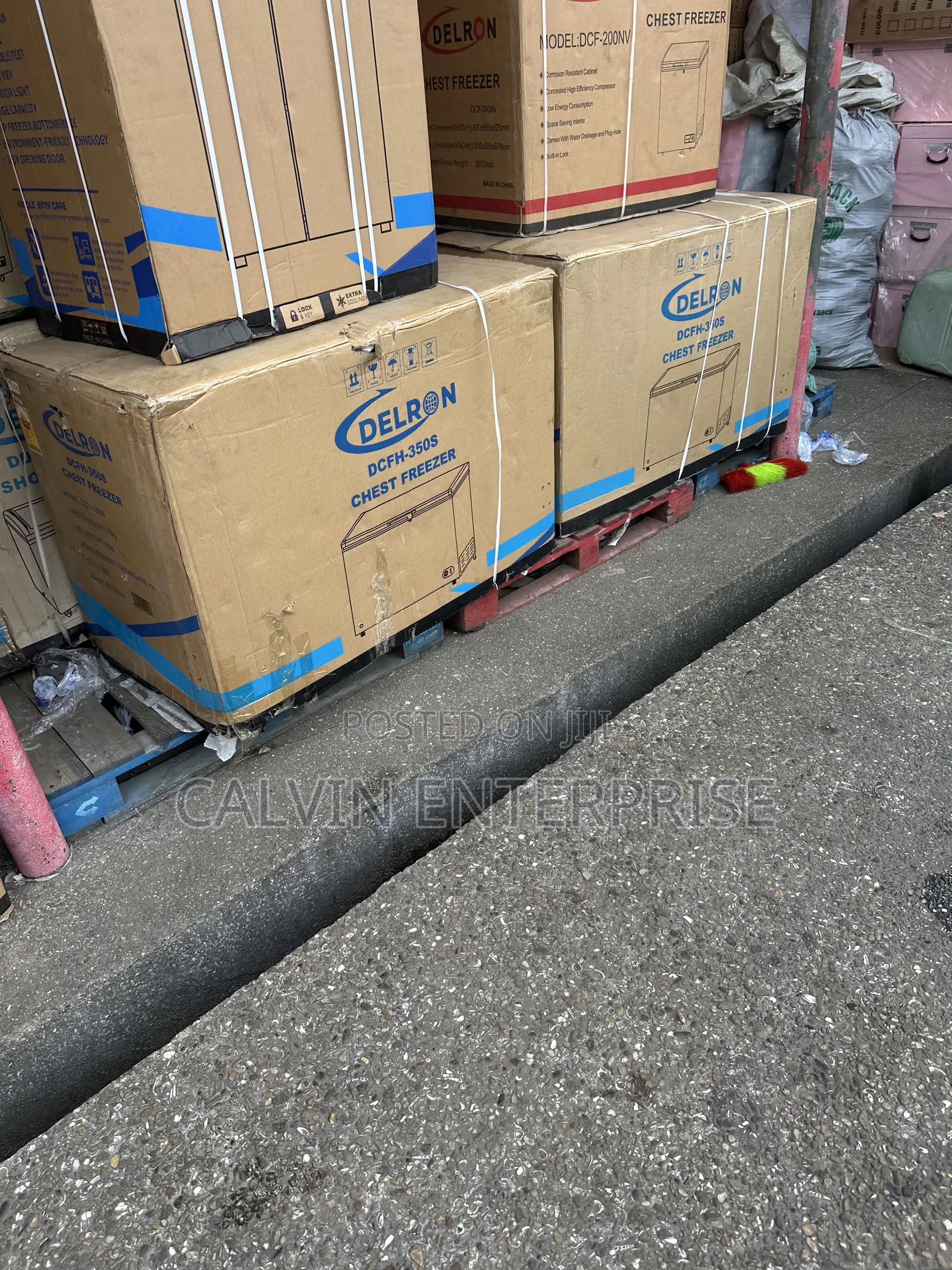 Delron Chest Freezer DCF-350liters