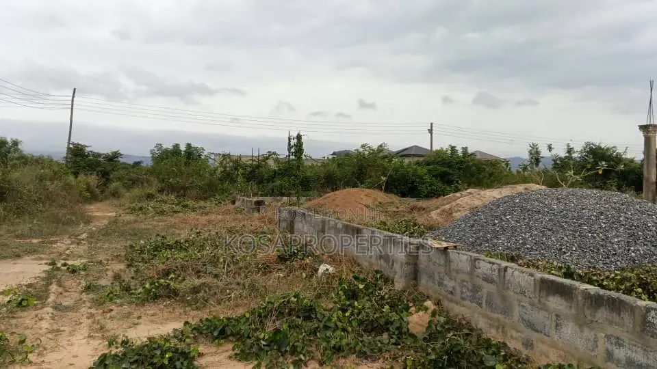 4bdrm House in Dodowa Afianya Road, Police Station for sale