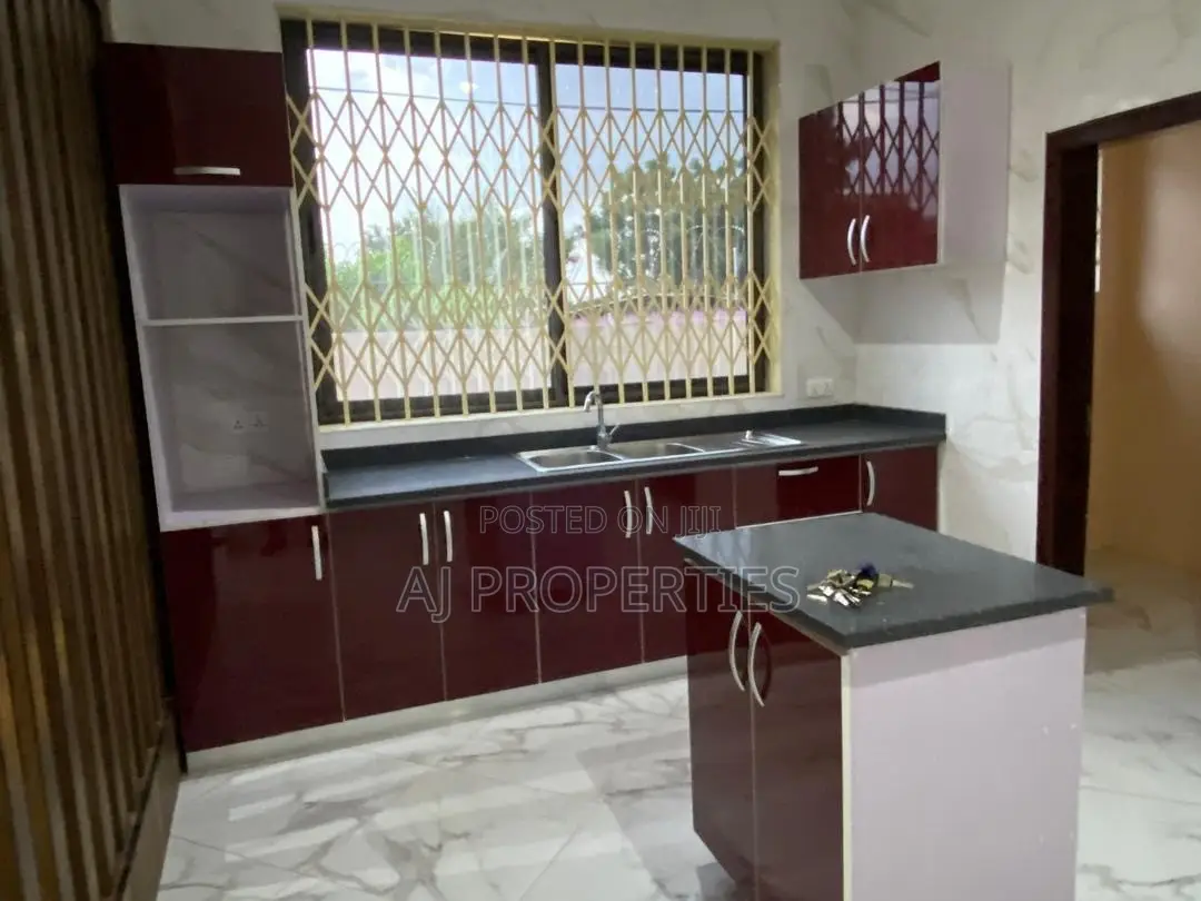 4bdrm House in Aj Properties, Oyarifa for rent