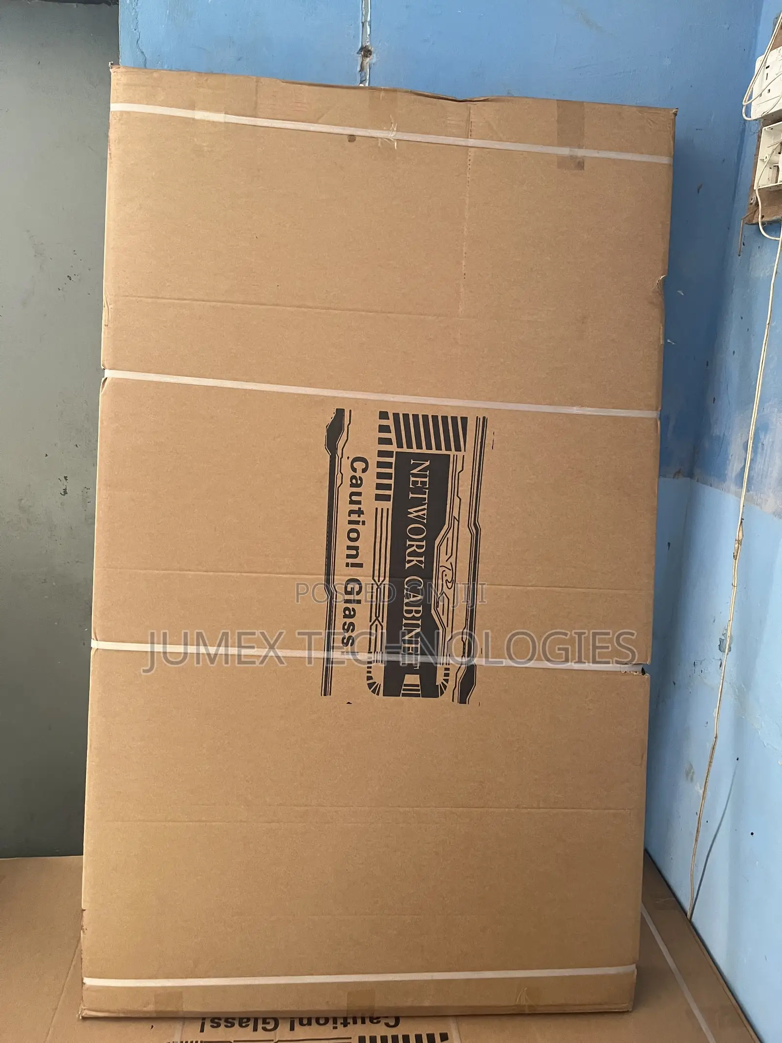 27U Network Cabinet 600x800 With Fan and Extensionboard