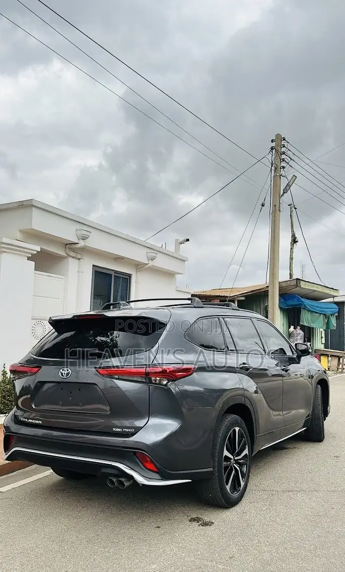 Toyota Highlander 2022 Gray