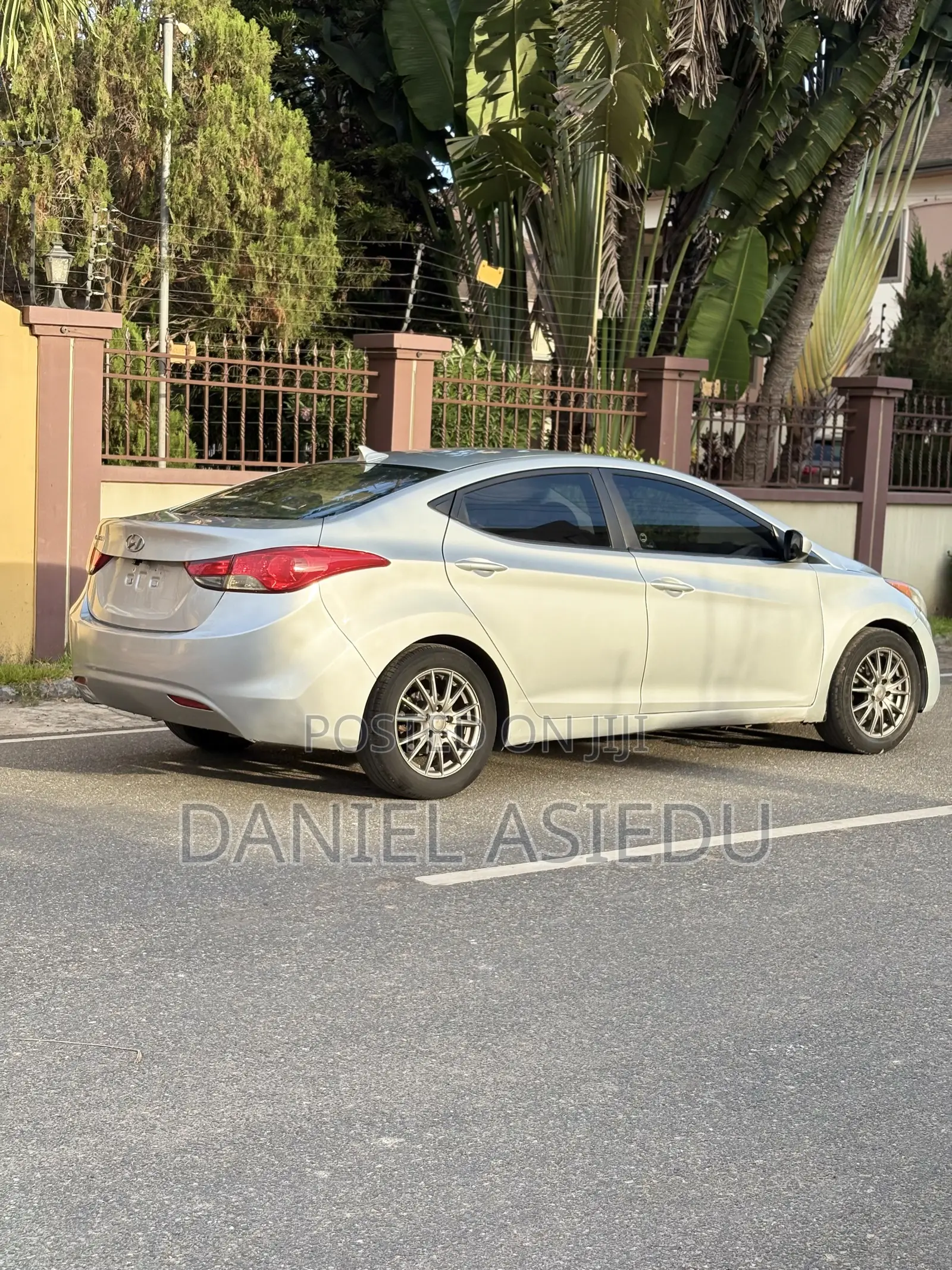 Hyundai Elantra Limited Sedan FWD (1.8L 4cyl 6A) 2013 Silver
