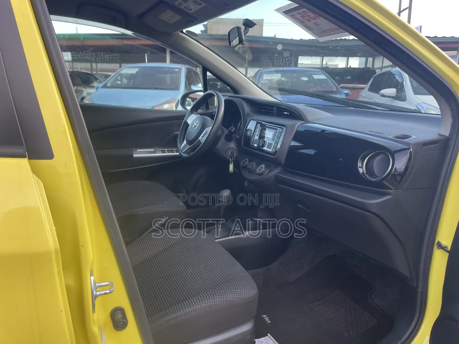 Toyota Vitz 1.3 AWD 3dr 2015 Yellow