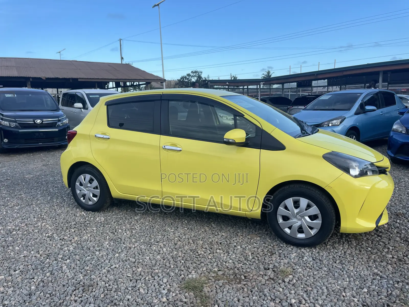 Toyota Vitz 1.3 AWD 3dr 2015 Yellow