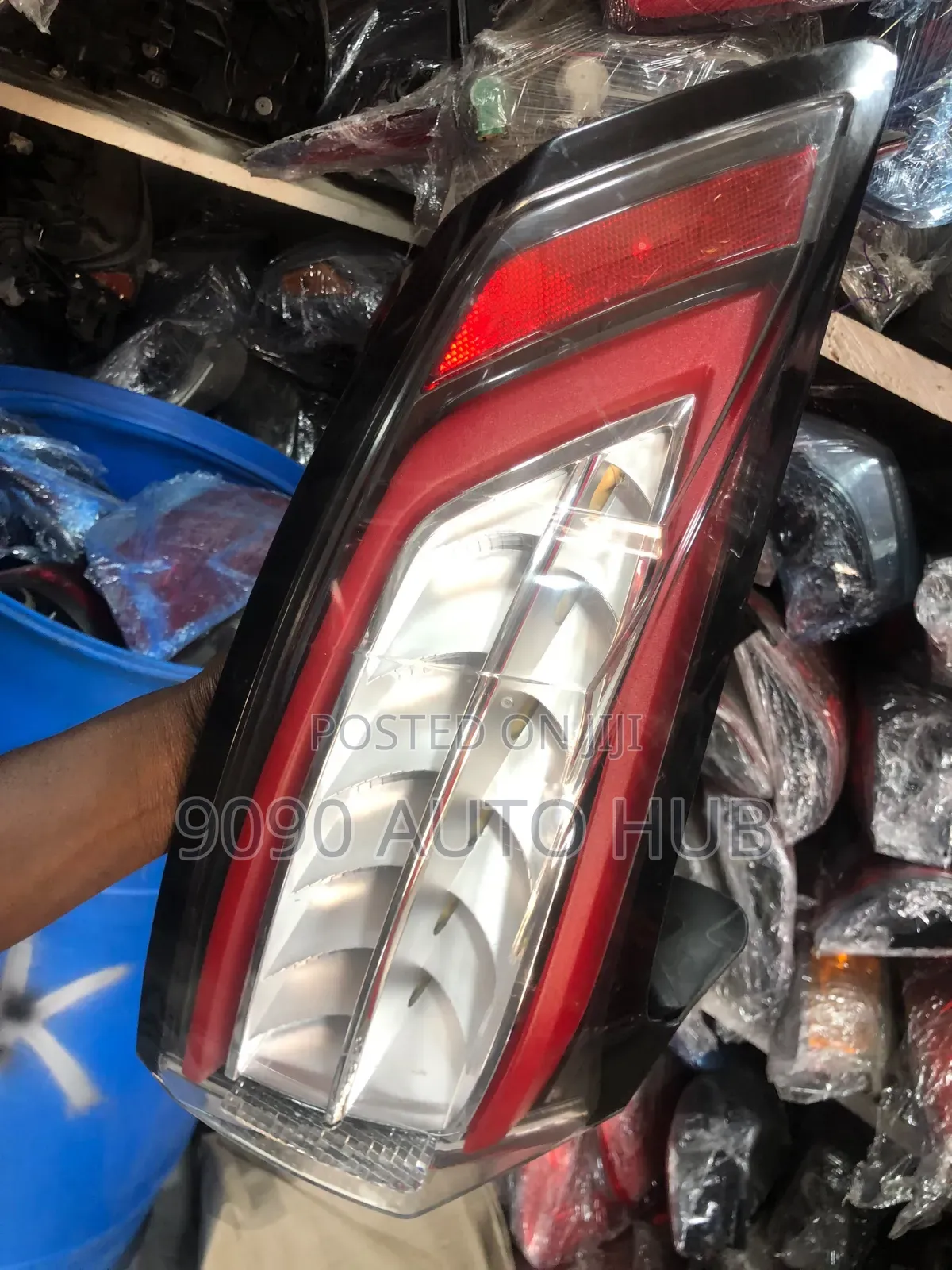 Ford Edge 2015, 2016, 2017, 2018 Left Taillight – OEM | Foreign Used