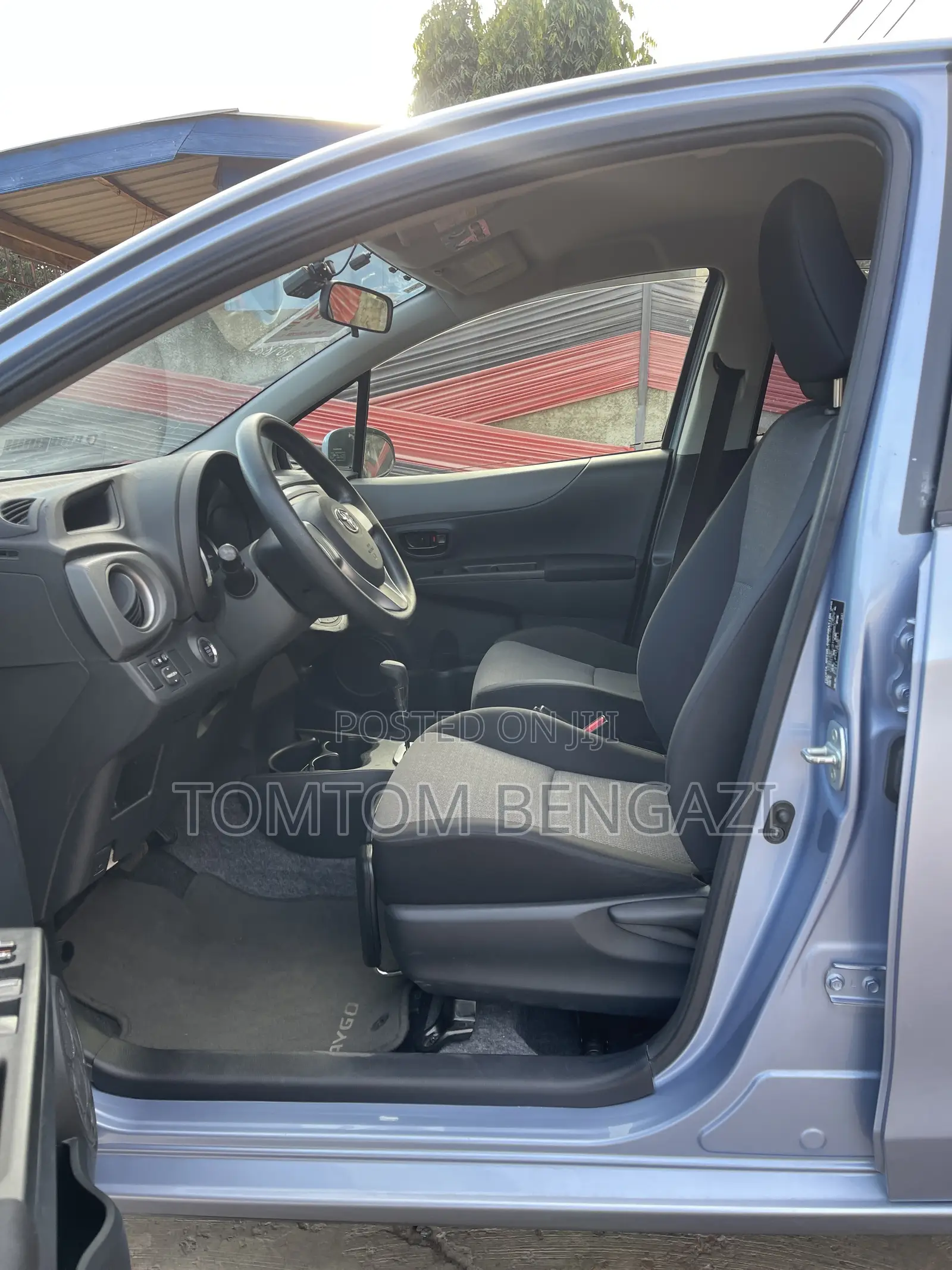 Toyota Vitz 1.3 FWD 5dr 2013 Blue