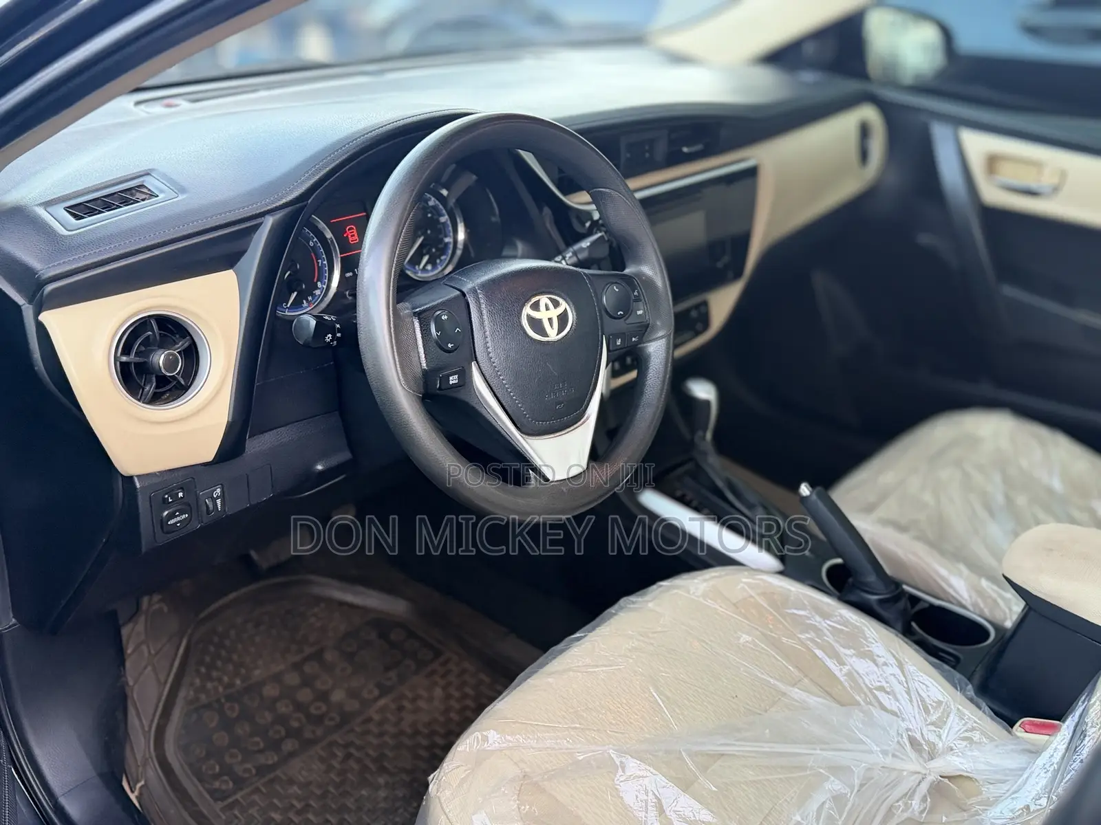 Toyota Corolla LE (1.8L 4cyl 2A) 2019 Black