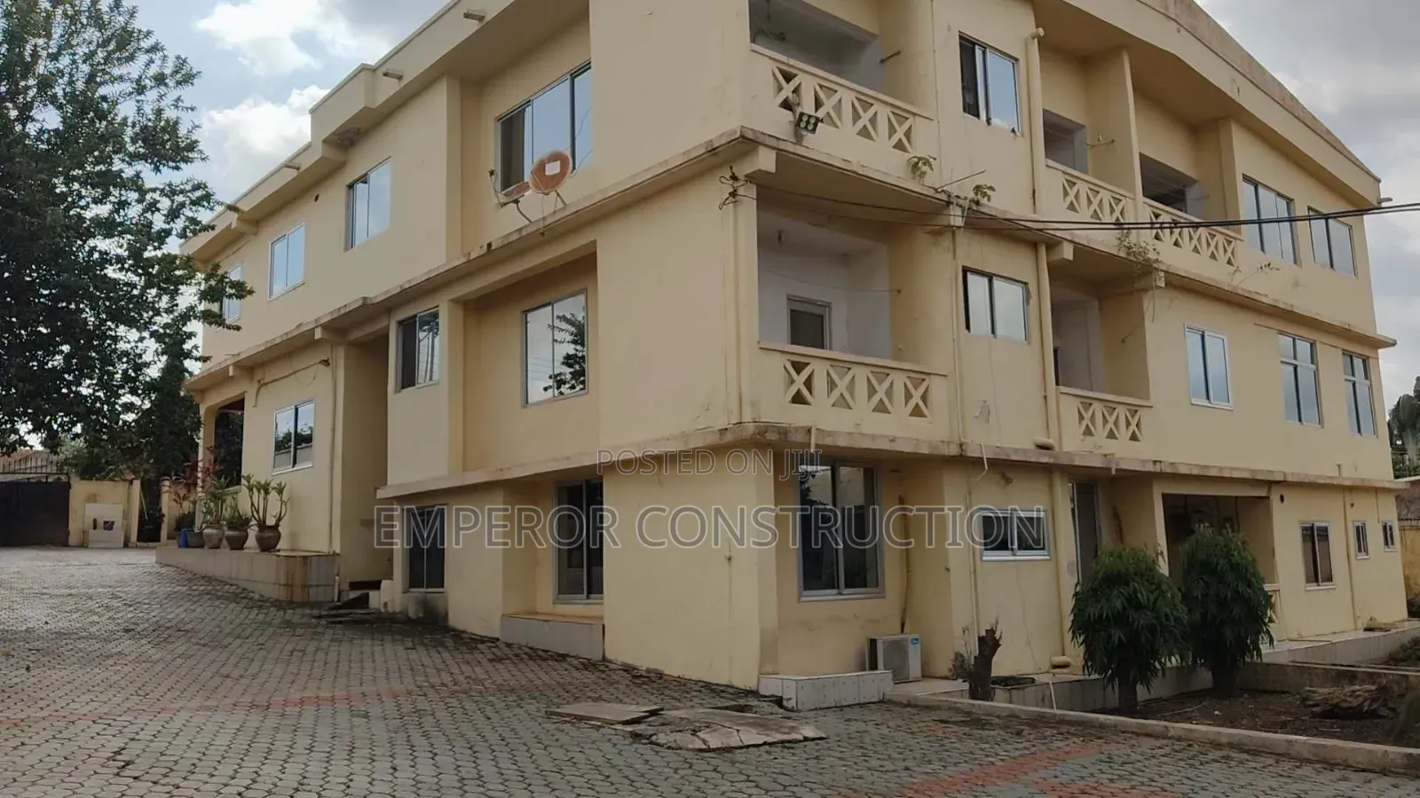 Furnished 13bdrm Mansion in Tuc, Kumasi Metropolitan for rent