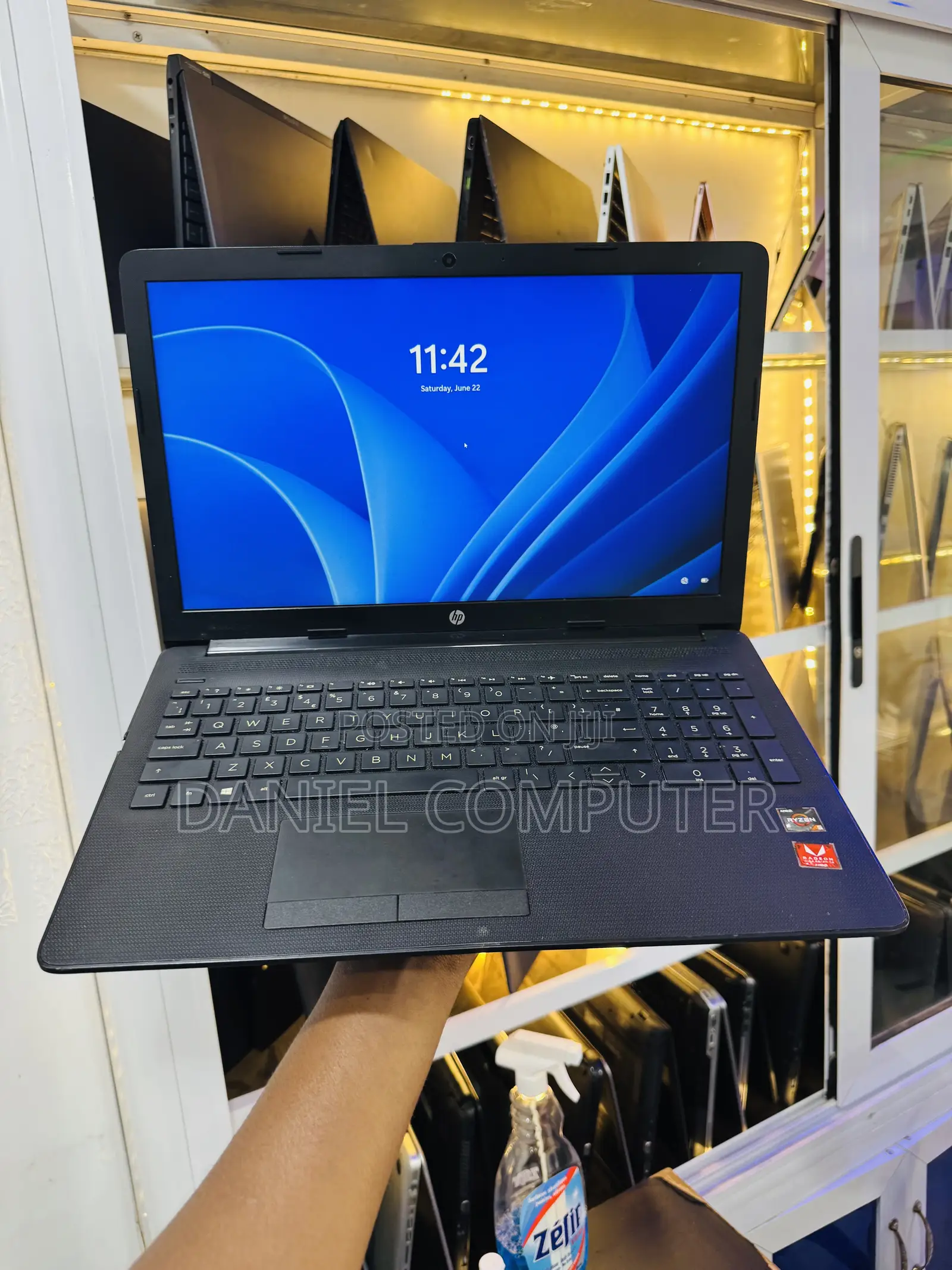 Laptop HP 15 8GB AMD Ryzen 5 HDD+SSD 128GB
