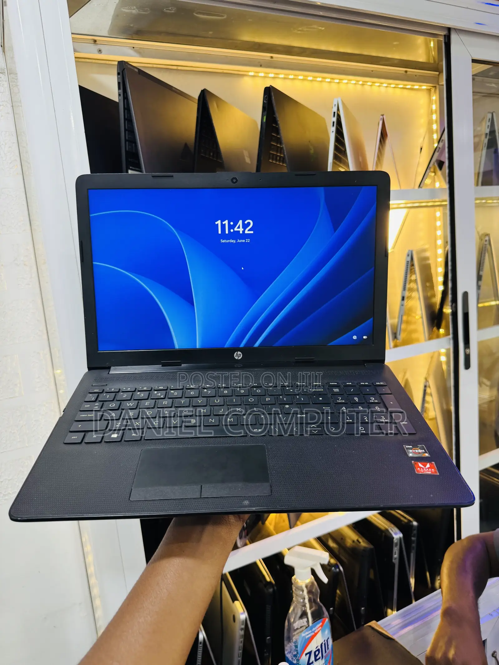 Laptop HP 15 8GB AMD Ryzen 5 HDD+SSD 128GB