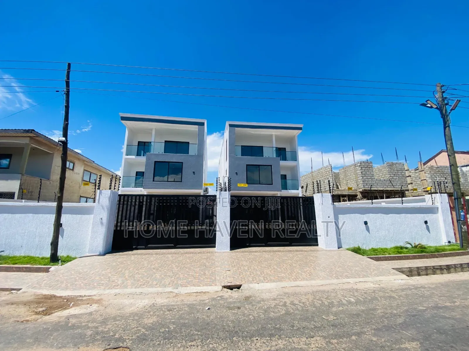 5bdrm House in Tesano Estate, Police Station for sale