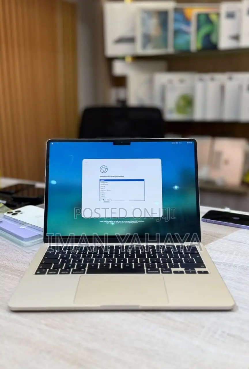 Laptop Apple MacBook Air 2024 M3 16GB Apple M3 SSD 256GB