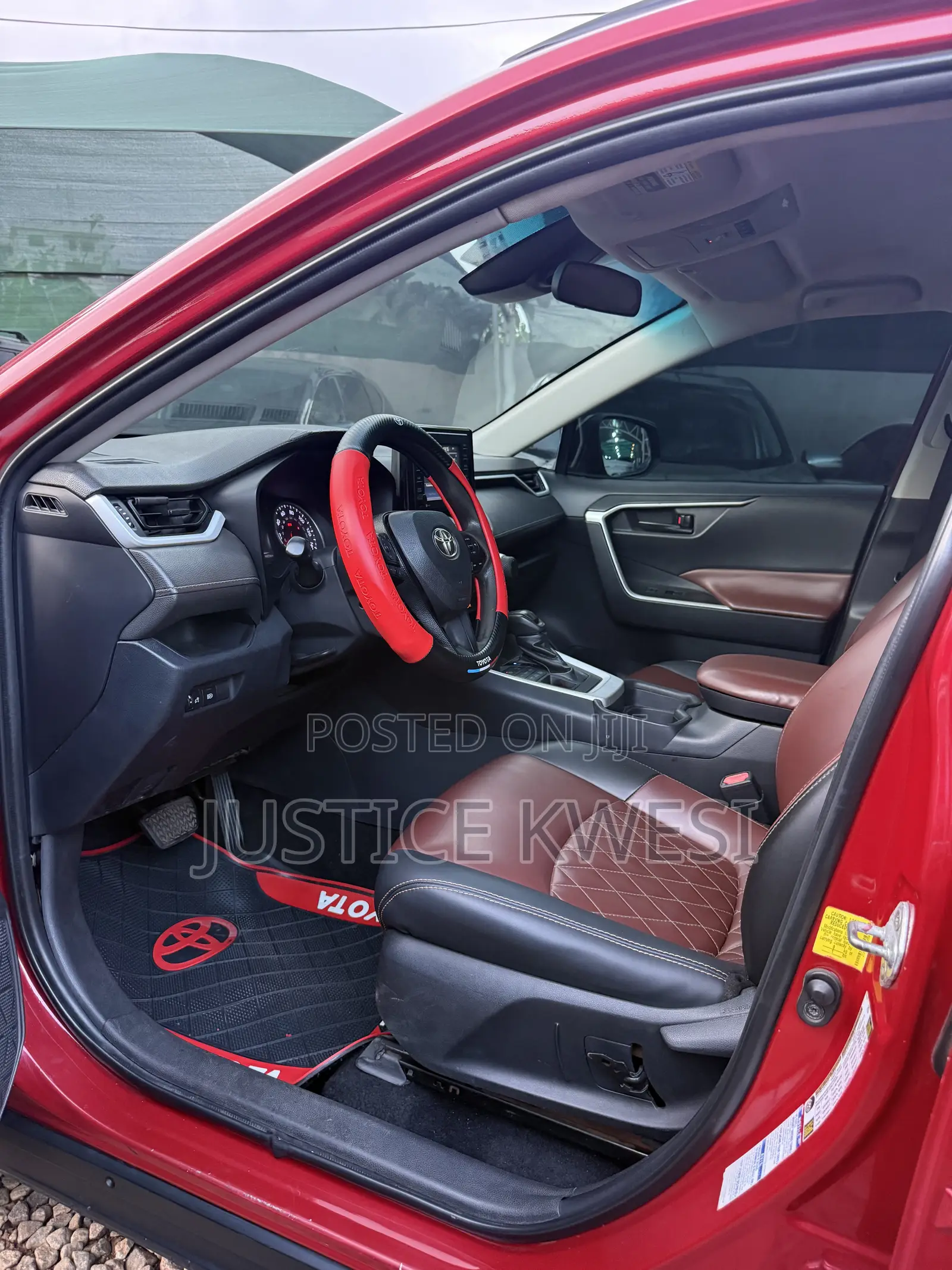 Toyota RAV4 LE AWD 2020 Red