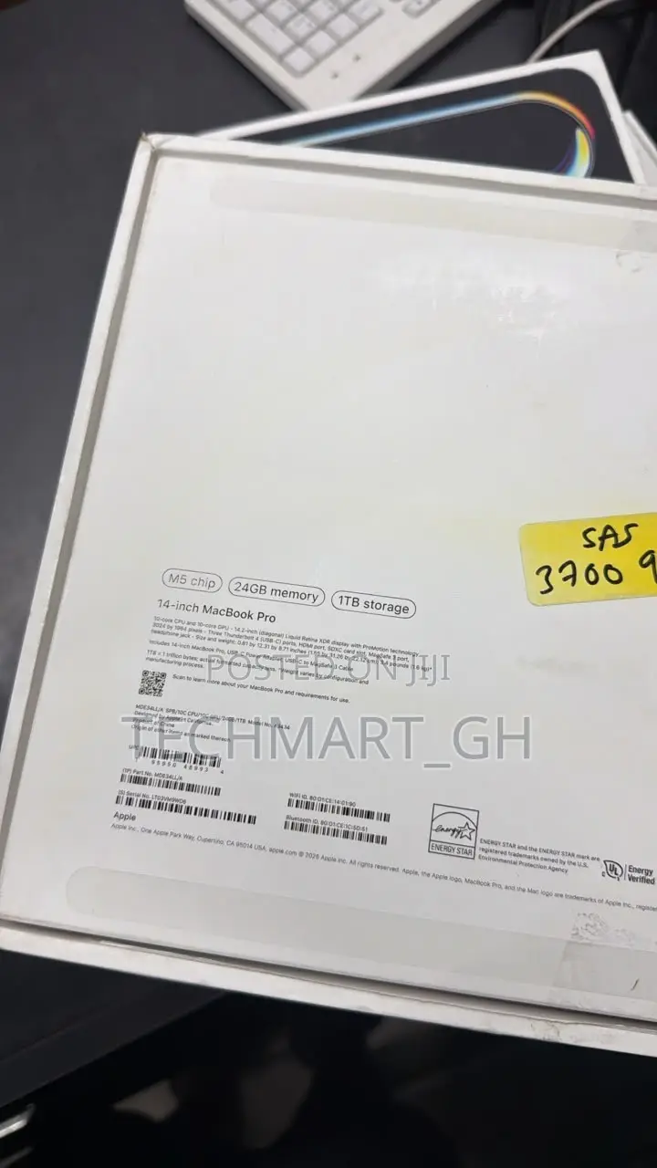 New Laptop Apple MacBook Pro 2025 M5 24GB Apple M5 SSD 1T