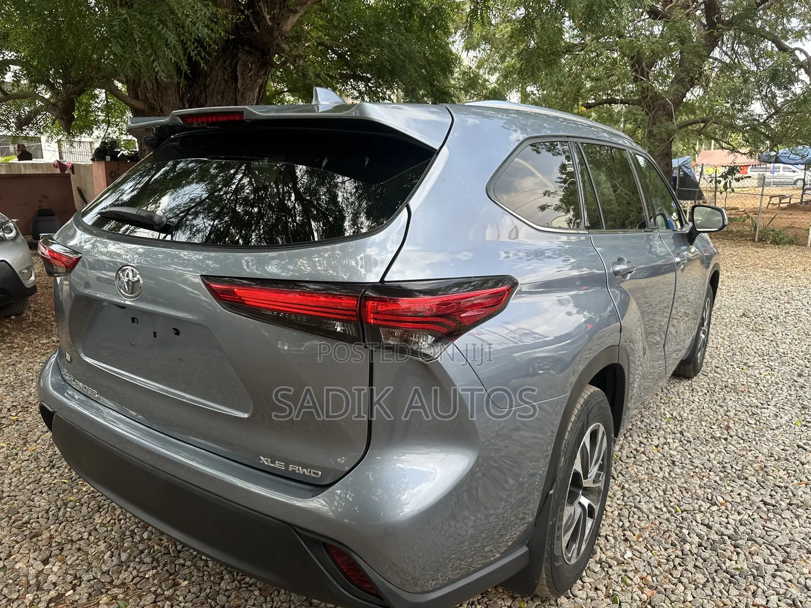 Toyota Highlander XLE 2021 Gray