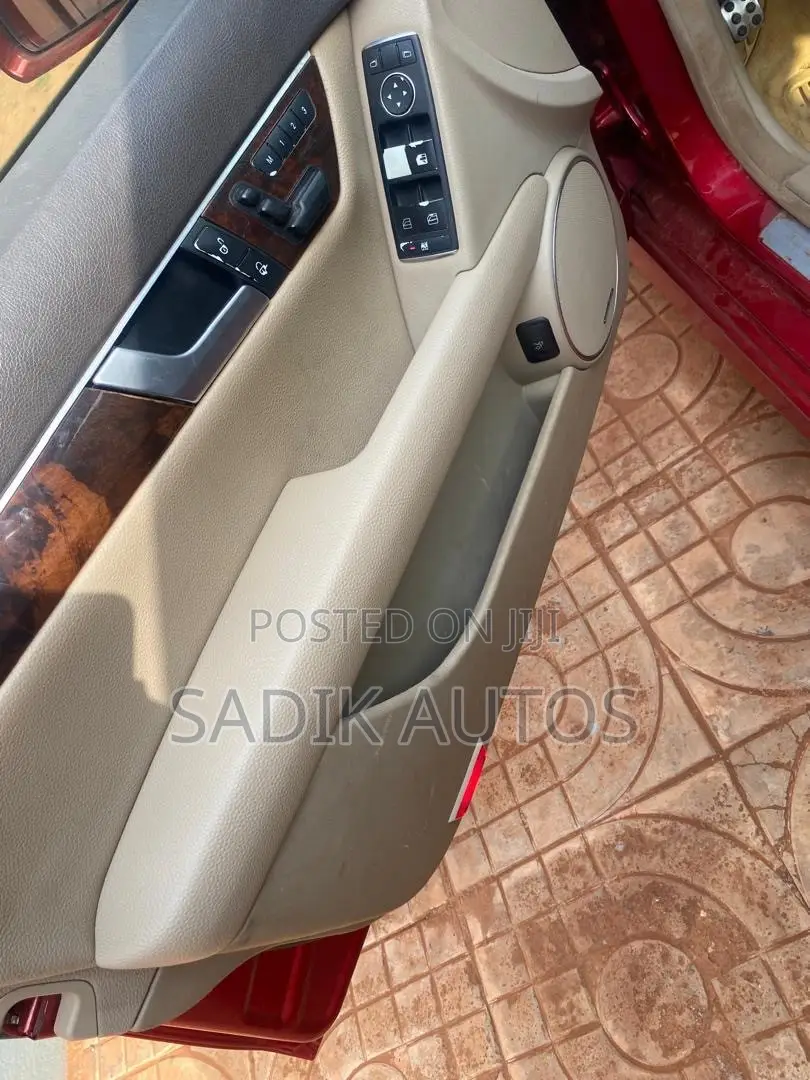 Mercedes-Benz C300 Luxury 4Matic Sedan AWD (3.5L 6cyl 7A) 2014 Red