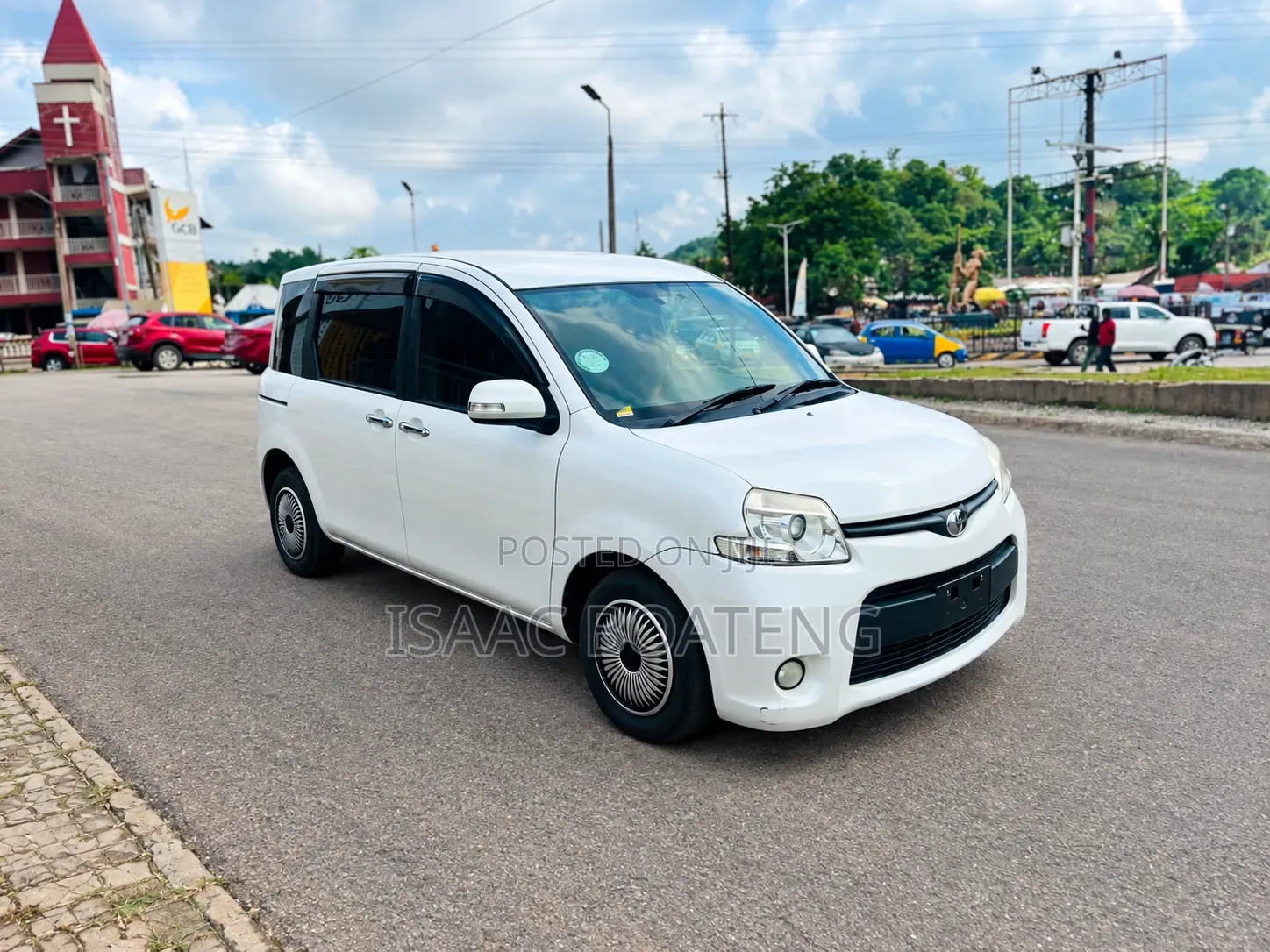 Toyota Sienta 1.5 FWD 2015 White