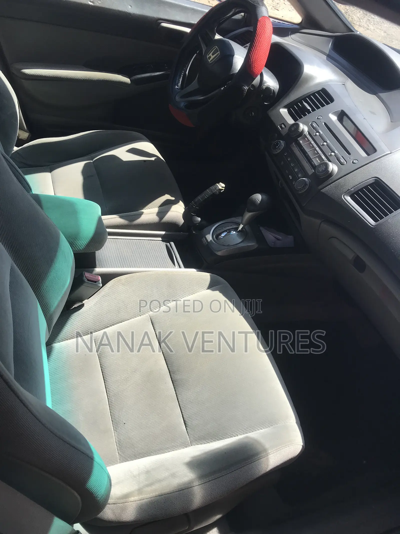 Honda Civic 1.8 5 Door Automatic 2011 Silver