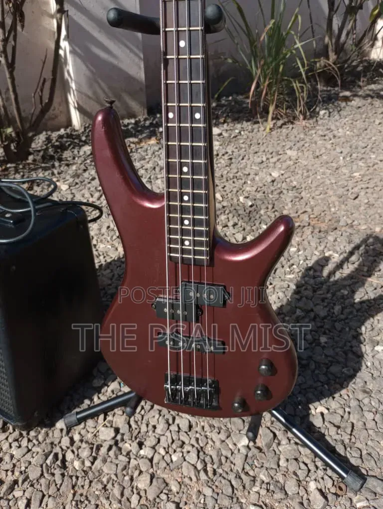 Ibanez Mikro 4STRINGS Bass Guitar & Dean Markley K- 20B Combo
