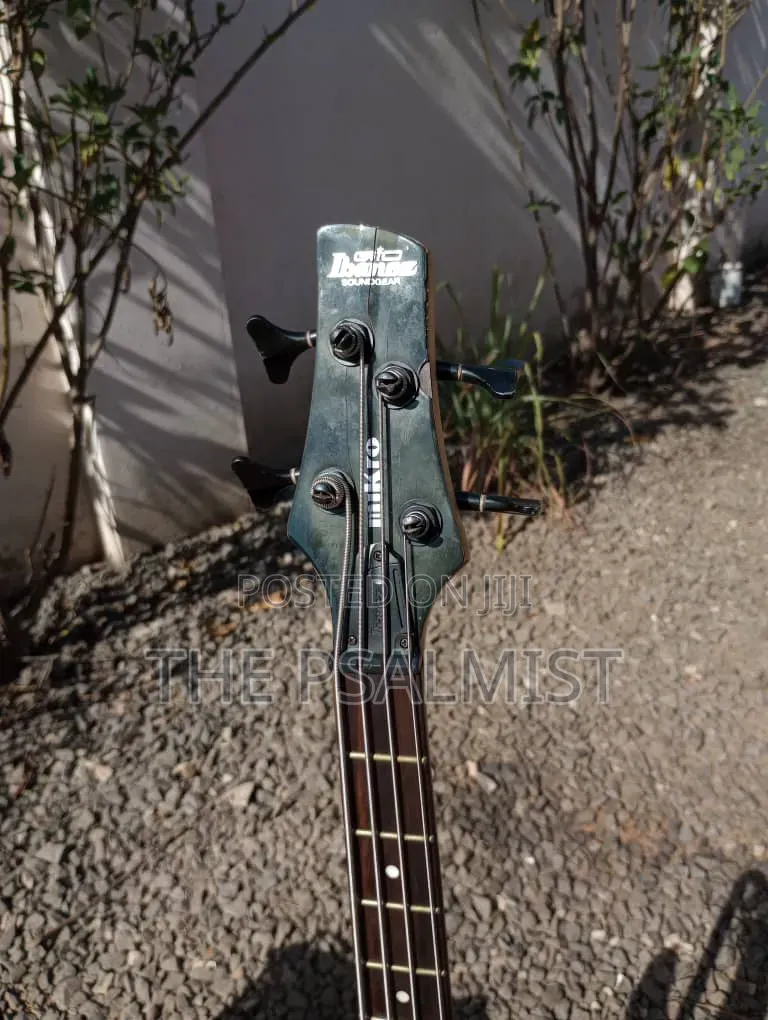 Ibanez Mikro 4STRINGS Bass Guitar & Dean Markley K- 20B Combo