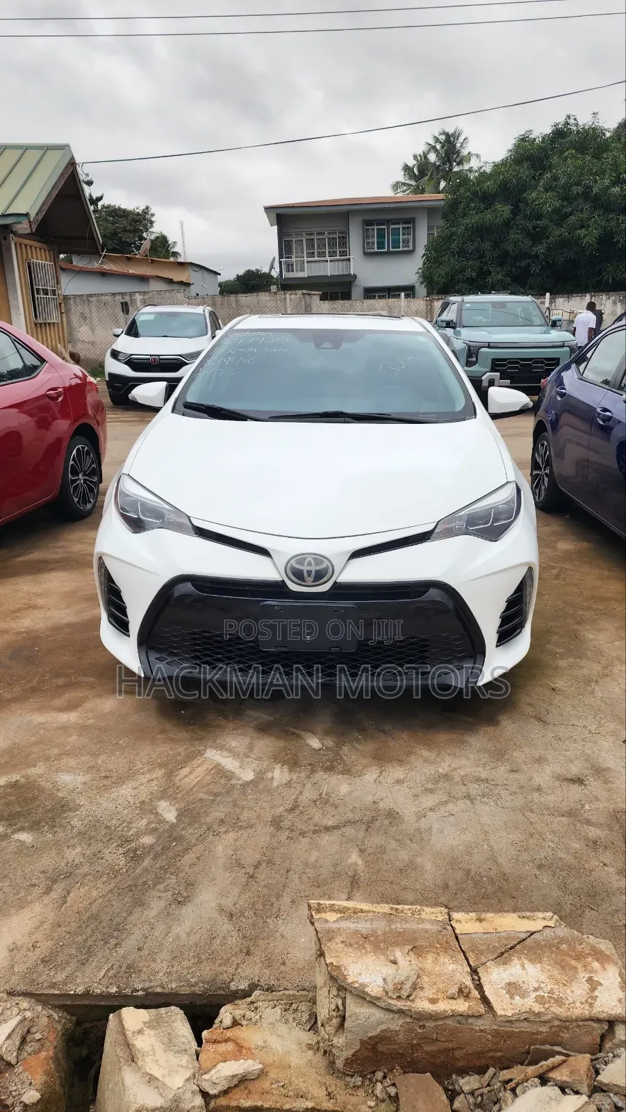 Toyota Corolla SE (1.8L 4cyl 2A) 2018 White