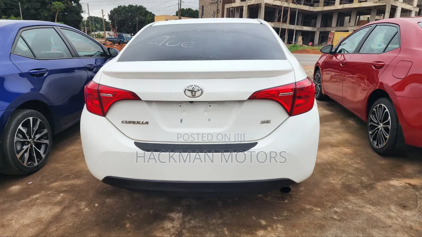 Toyota Corolla SE (1.8L 4cyl 2A) 2018 White