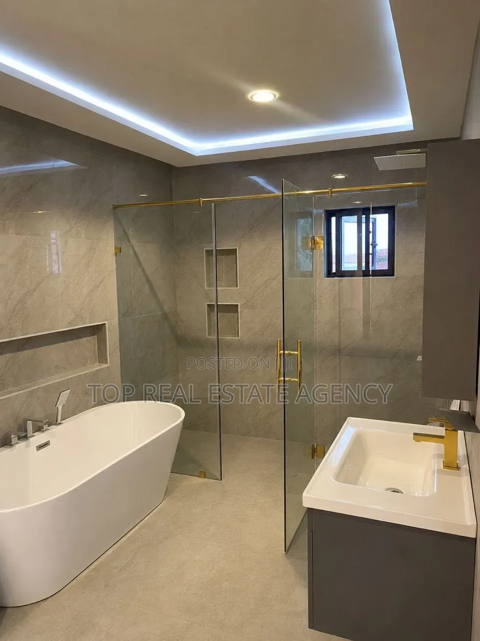 3bdrm Duplex in Community 18, Melcom for sale