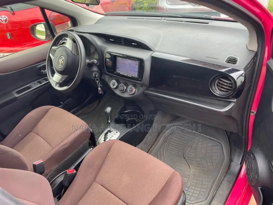 Toyota Vitz 1.5 FWD 5dr 2012 Red