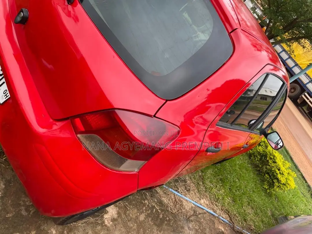 Toyota Vitz 1.5 FWD 3dr 2010 Red