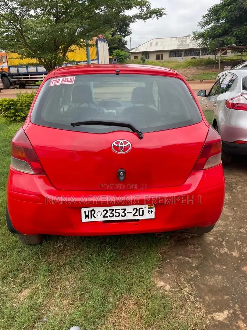 Toyota Vitz 1.5 FWD 3dr 2010 Red