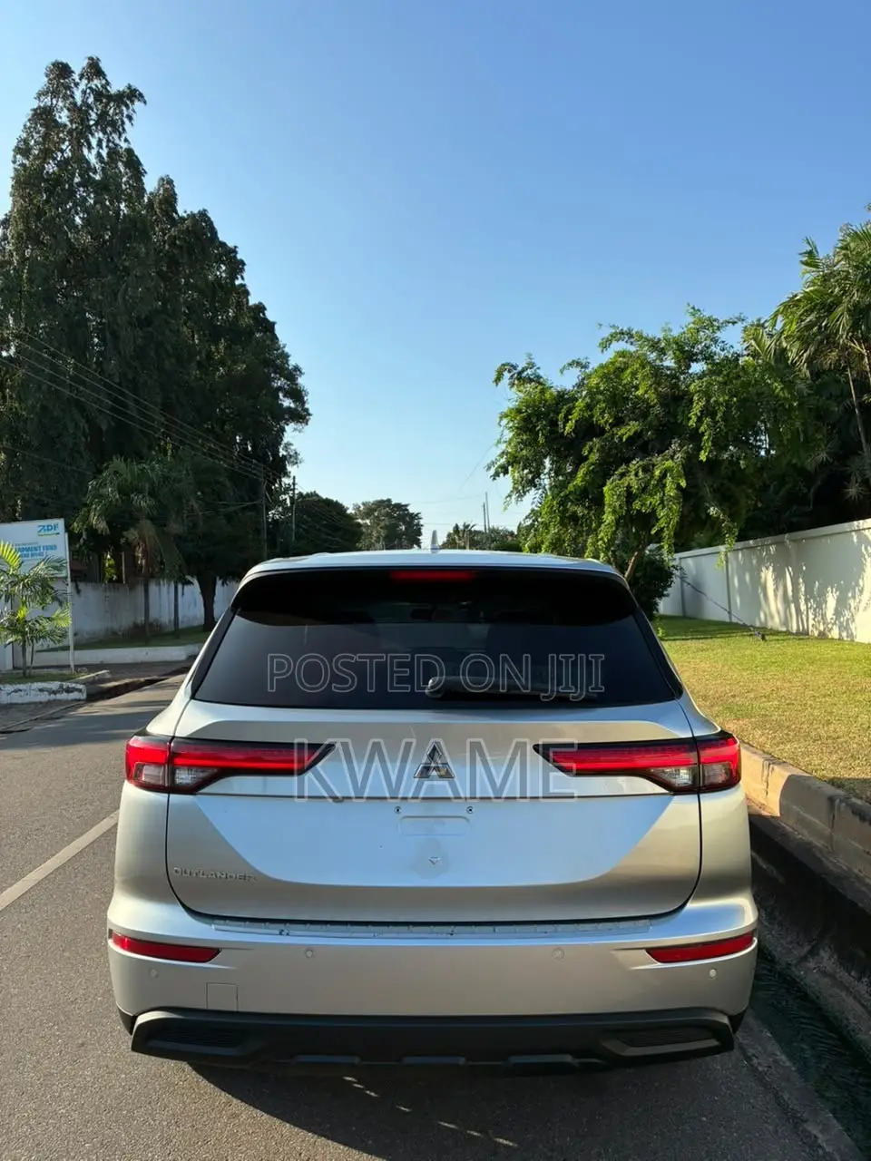 Mitsubishi Outlander SE 2022 Silver