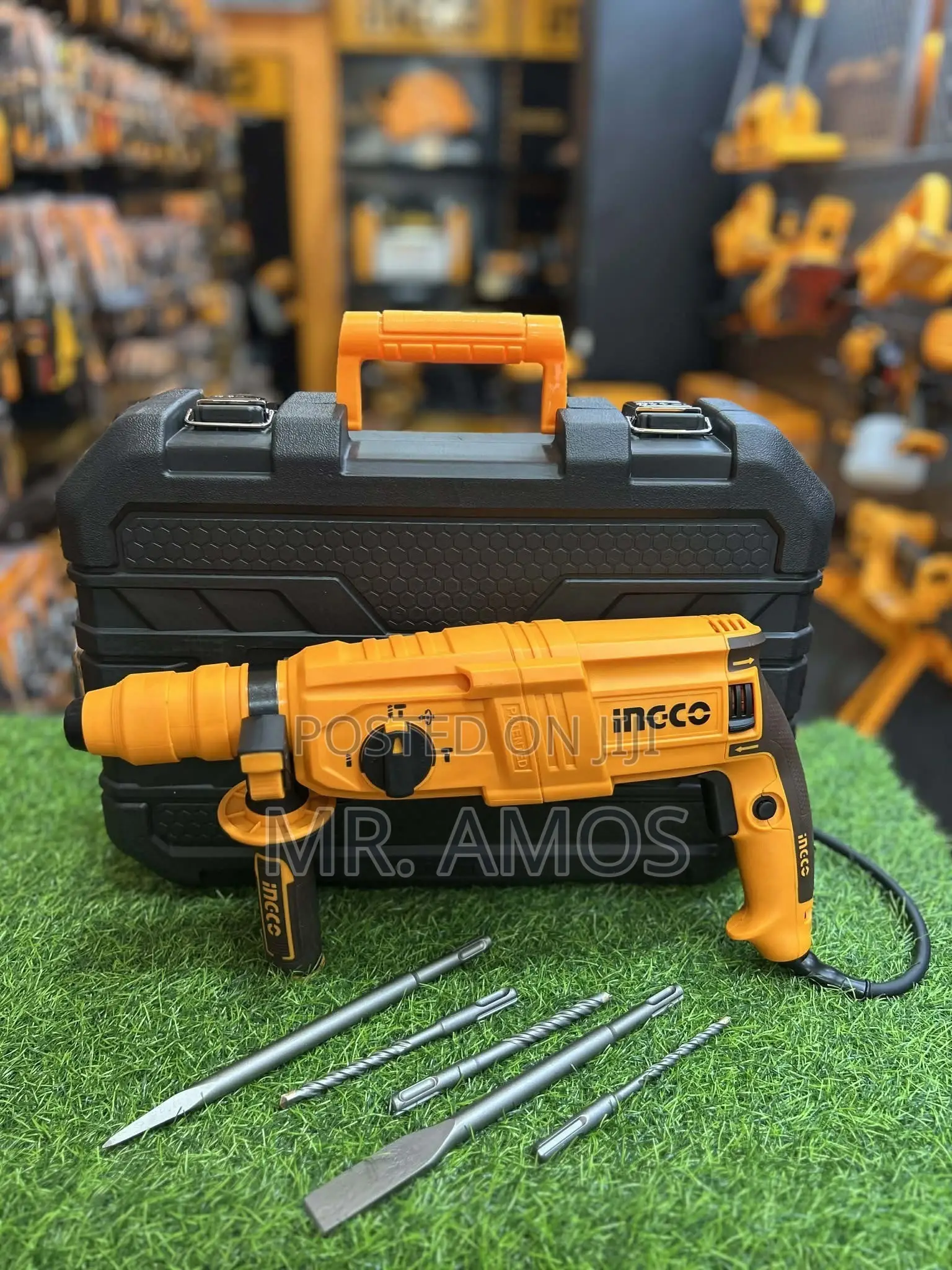 800 Watt Rotary Hammer With Free Bits Included - Rgh9028-2
