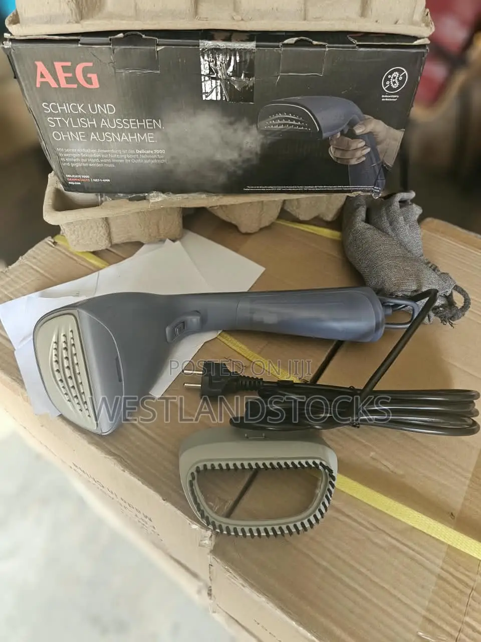 AEG Delicate 7000 Handheld Garment Steamer (Model: HS7-1-4MN)