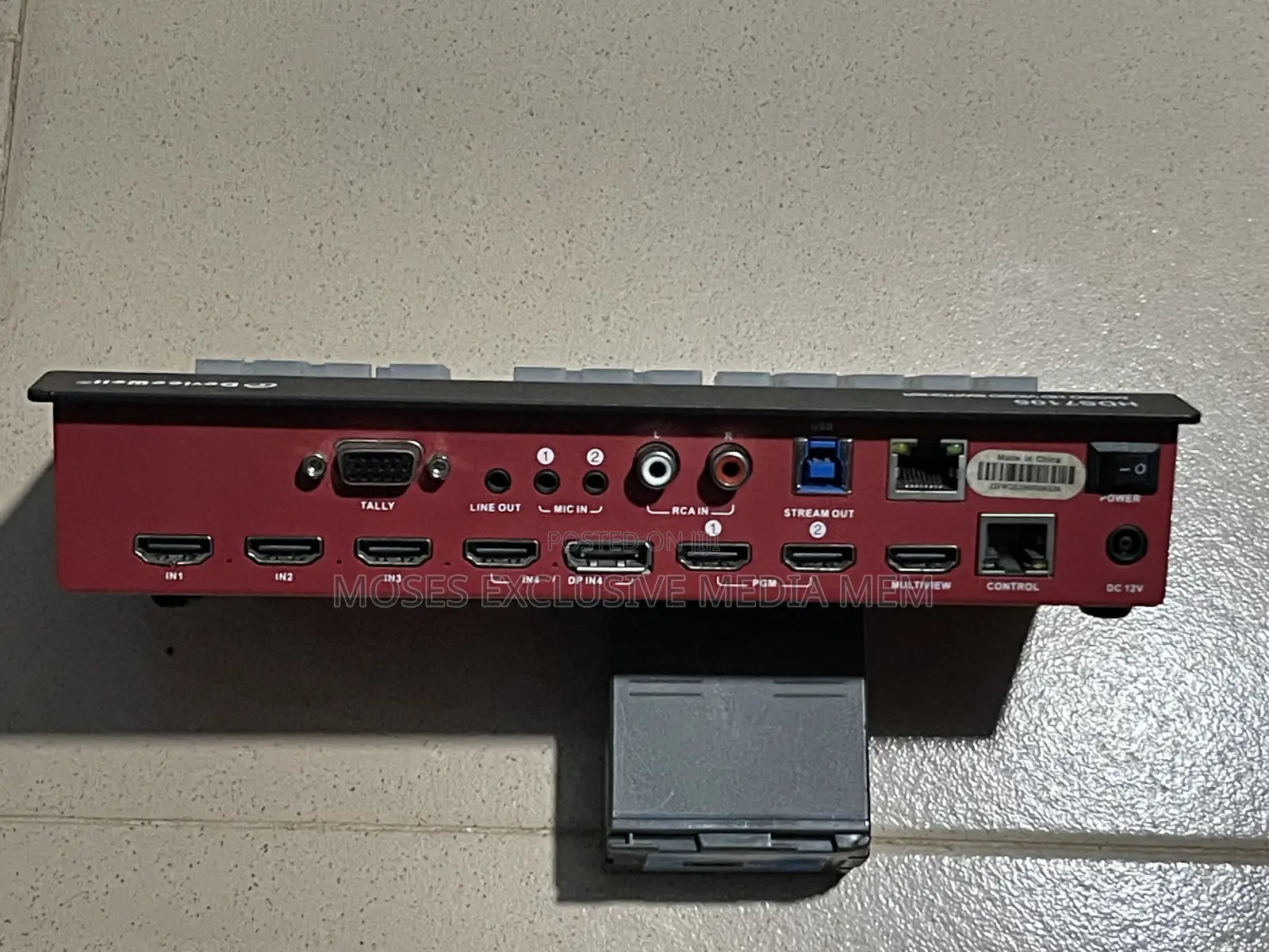 DeviceWell HDS7105 – Professional HD Video Switcher