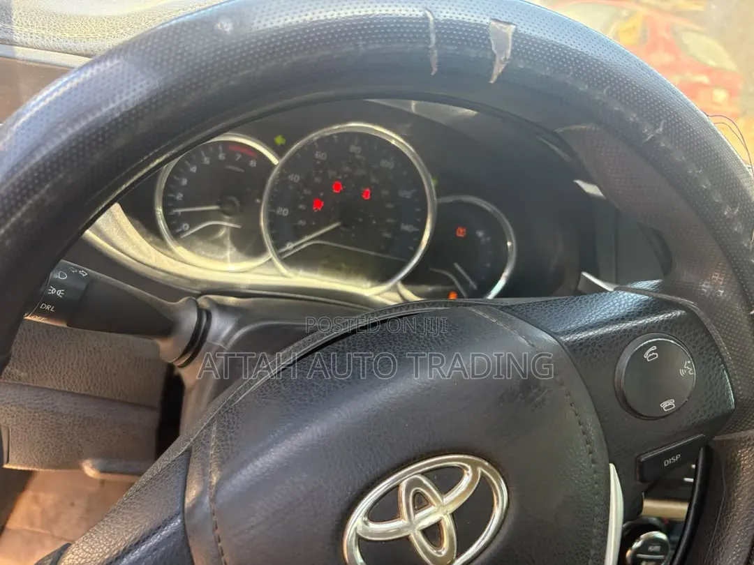 Toyota Corolla 2015 Silver